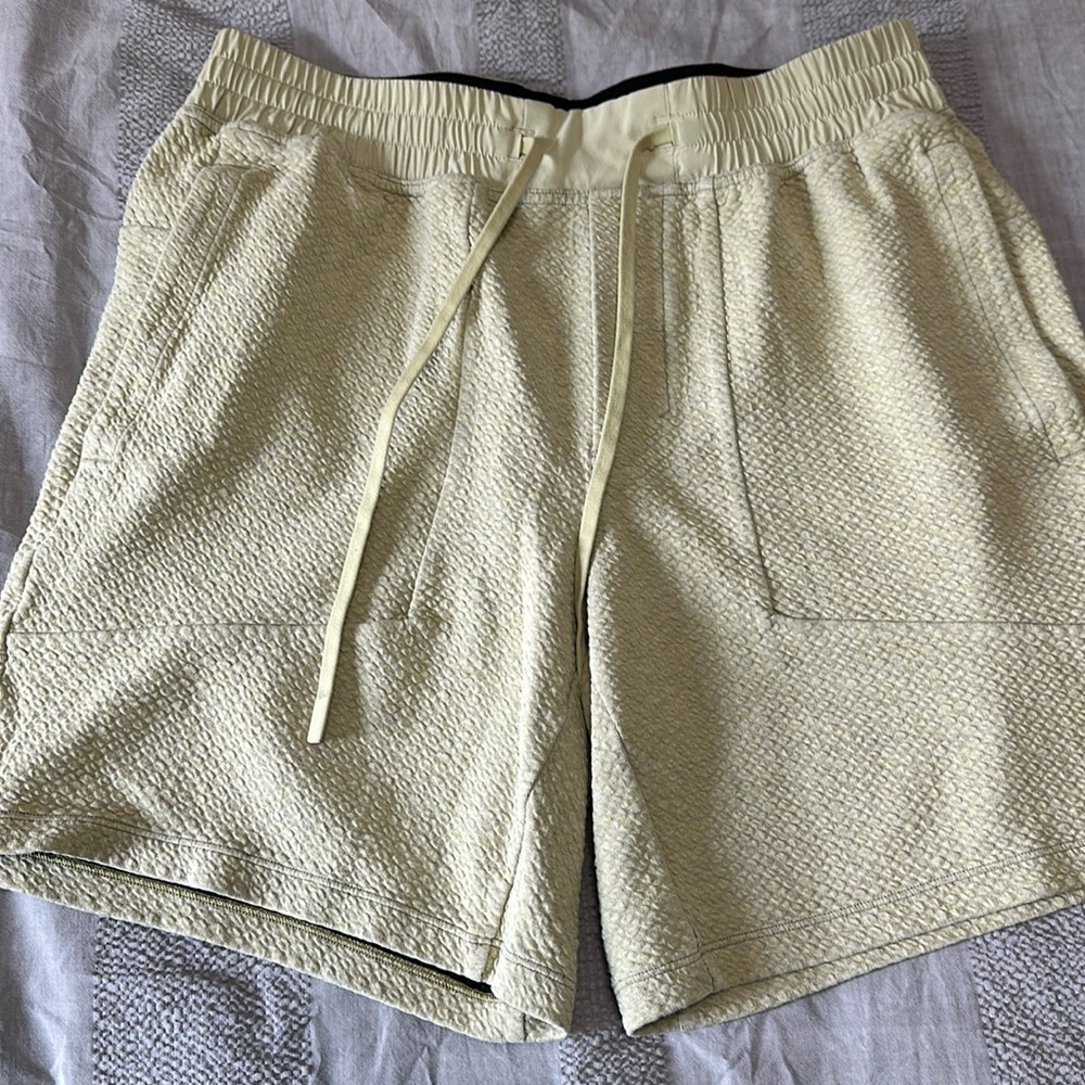 Men’s lululemon shorts